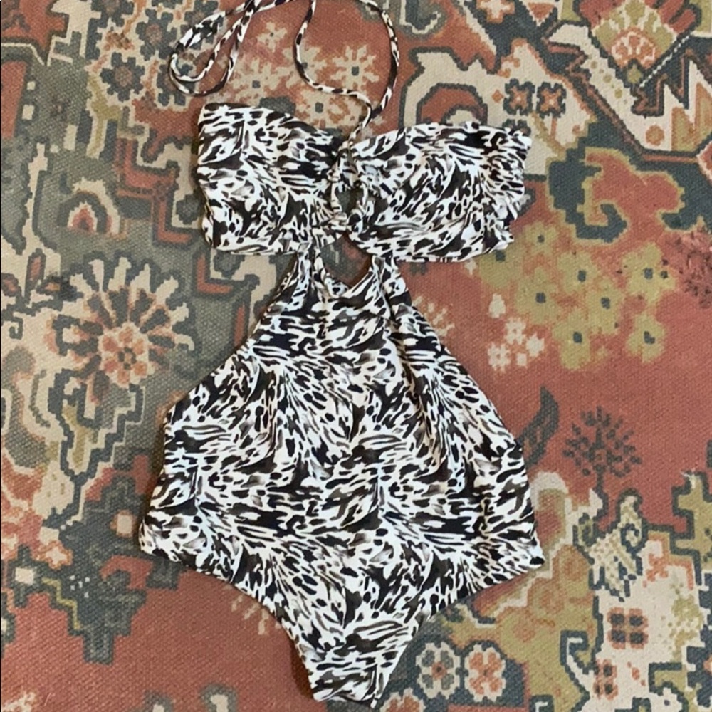 MIKOH NWT MEDIUM ONE PIECE BIKINI SWIMSUIT